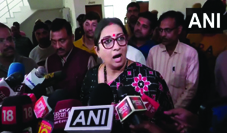 स्मृति ईरानी का सीधा वार:’खाली सड़कों ने किया राहुल गांधी का स्वागत’