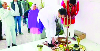 नीतीश जनता के मत को अपने पैर की जूती समझते हैं- तेजस्वी