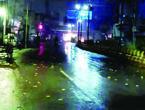 बिगड़ा मौसम का मिजाज तेज हवाओं के साथ बारिश