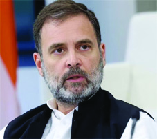 सरकार रक्षा बजट का बड़ा हिस्सा अडाणी की जेब में डाल रही-राहुल सरकार रक्षा बजट का बड़ा हिस्सा अडाणी की जेब में डाल रही-राहुल