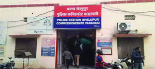 दुकान का दरवाजा तोड़ चोरों ने लाखों का माल किया पार, पीड़िता ने पुलिस से की शिकायत, सीसीटीवी में कैद हुई घटना