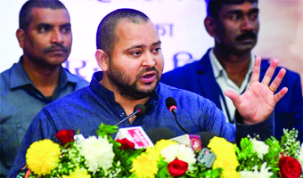 Bihar में एक और विधायक ने छोड़ा तेजस्वी यादव का साथ, NDA में शामिल हुए भरत बिंद