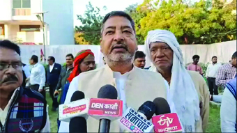 वाराणसी में पूर्व मंत्री वीरेंद्र सिंह ने कई मुद्दों पर बीजेपी सरकार को घेरा, ओम प्रकाश राजभर की बताई मंशा