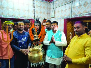 शिवरात्रि पर धूमधाम से मनमोहक झांकियों के साथ निकला शिव बारात