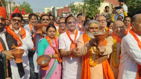 हनुमान ध्वजा यात्रा में उमड़ा आस्था का सैलाब श्रद्धालुओं ने संकटमोचन दरबार में लगाई हाजिरी हनुमज्जयंती पर भिखारीपुर से निकली विशाल ध्वजा यात्रा