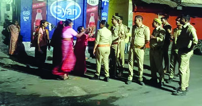 रंजिश को लेकर चाय की दुकान पर भिड़े दो पक्ष