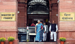 एक अप्रैल से आयकर व्यवस्था में कोई नया बदलाव नहीं : Finance Ministry