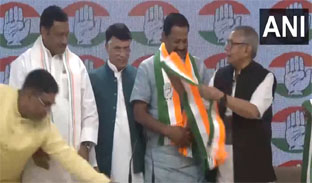 Lok Sabha Election: BJP ने काटा टिकट तो अजय निषाद ने थामा हाथ, नड्डा से बोले- मेरे साथ छल हुआ Lok Sabha Election: BJP ने काटा टिकट तो अजय निषाद ने थामा हाथ, नड्डा से बोले- मेरे साथ छल हुआ