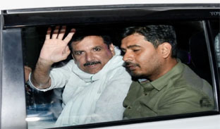 केजरीवाल अंदर, संजय सिंह अब बाहर, सुप्रीम कोर्ट से मिली बड़ी राहत, राजनीतिक गतिविधियों में ले सकेंगे हिस्सा