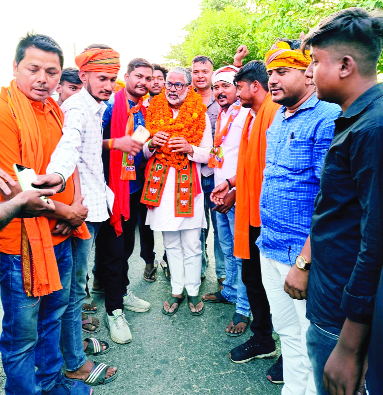 जन आशीर्वाद यात्रा में नीरज शेखर का स्वागत