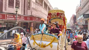 ढोल-नगाड़े के साथ निकली मां शीतला की कलश शोभायात्रा, उमड़े भक्त 