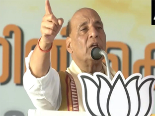 ‘UP से केरल पलायन कर गए हैं राहुल गांधी’, राजनाथ का तंज- 20 वर्षों से लॉन्च नहीं हो पा रहा कांग्रेस का राहुलयान