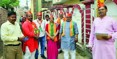 एमएलसी हंसराज विश्वकर्मा ने सुनी लोगों की समस्या