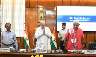 गृह मंत्री शाह ने की जम्मू-कश्मीर के सुरक्षा हालात की समीक्षा को लेकर की हाई लेवल मीटिंग