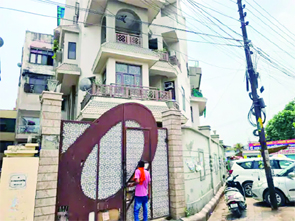 कारोबारी झुनझुनवाला के दस ठिकानों पर ईडी का छापा